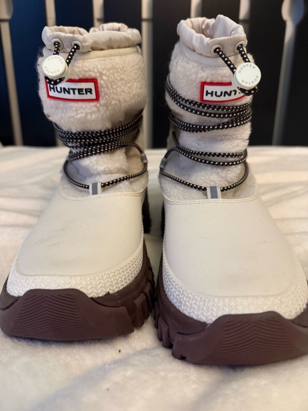 Hunter Women’s White Sherpa Winter Boots